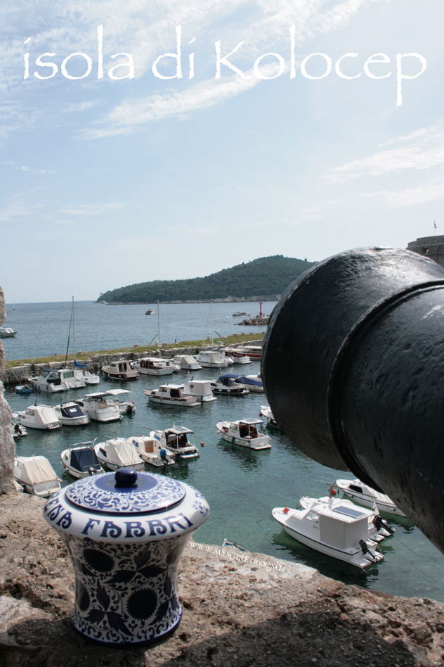 Calamotta (in croato: Koločep) è un'isola della Croazia, nell'arcipelago delle isole Elafiti, situata di fronte alla costa dalmata, a nord-ovest di Ragusa e separata dalla terraferma dal canale di Calamotta.