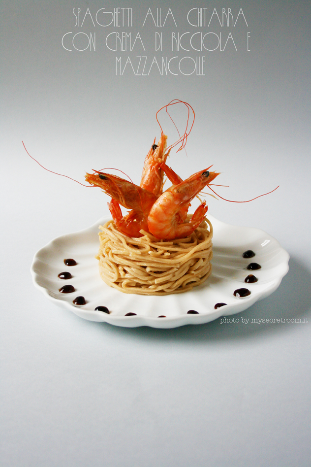 spaghetti alla chitarra di pasta fresca con crema di ricciola e mazzancolle