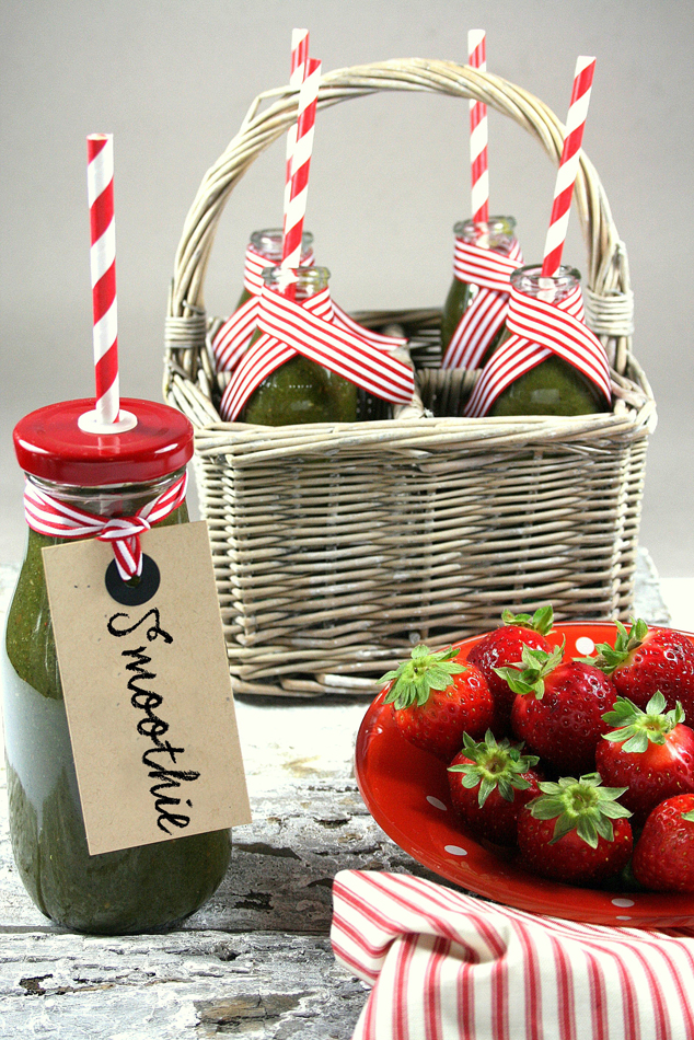 smoothie detox con fragole e mela 