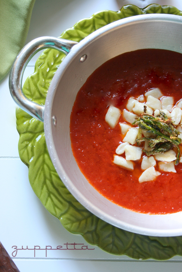 ZUPPETTA DI POMODORO CON GNOCCHI DI RICOTTA E ASPARAGI CROCCANTI